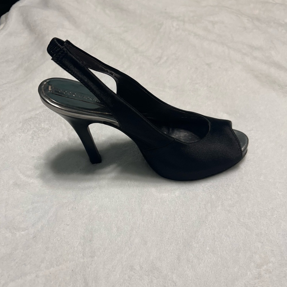 BCBG black peep toe slingback shoe 4.5 in heel sexy dramatic monochrome size 6.5